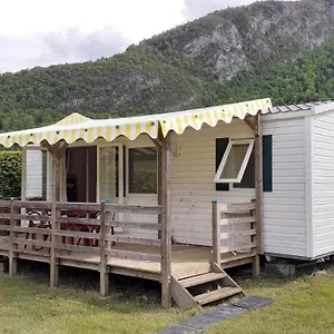 Camping Les Champs Fleuris Duingt